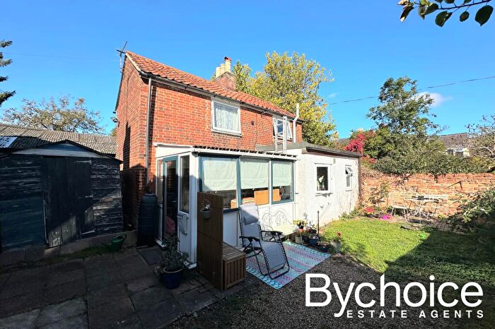 2 Bedroom Detached House For Sale In Girling Street, Sudbury, CO10