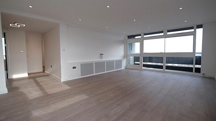 4 Bedroom Flat To Rent In Finchley Road, London, NW8