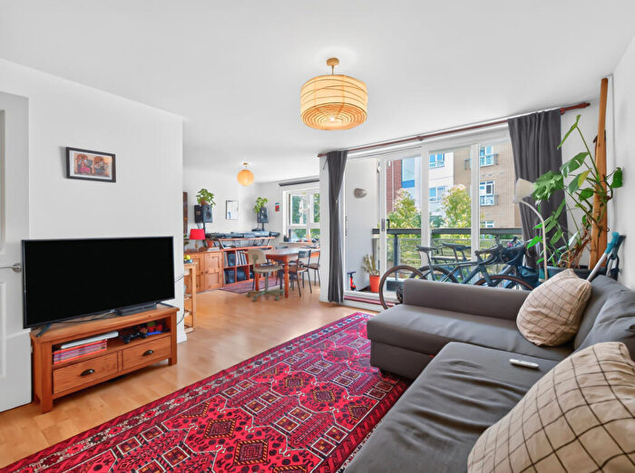 2 Bedroom Apartment To Rent In Marcon Place, London, E8