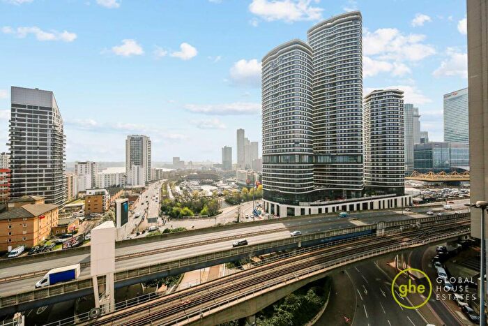 1 Bedroom Flat For Sale In Royal Captain Court, Canary Wharf, London, E14
