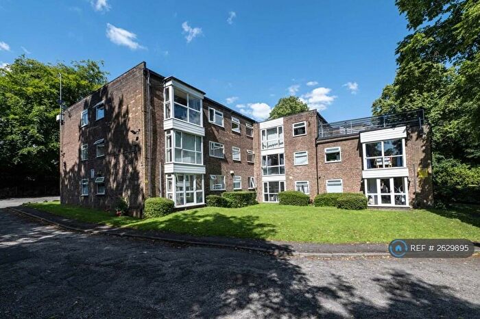 2 Bedroom Flat To Rent In The Mount, Salford, M7