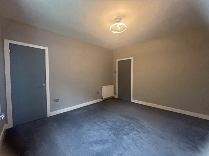 2 Bedroom Flat For Sale In Finlaystone Road, Kilmacolm, PA13