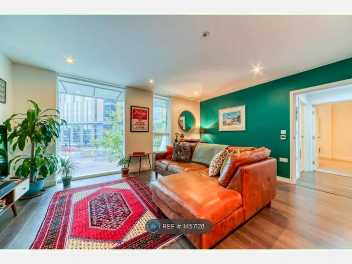 2 Bedroom Flat To Rent In Saffron Central Square, Croydon, CR0