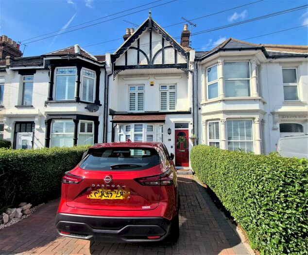 Flat To Rent In London Road, Hadleigh, Benfleet, SS7