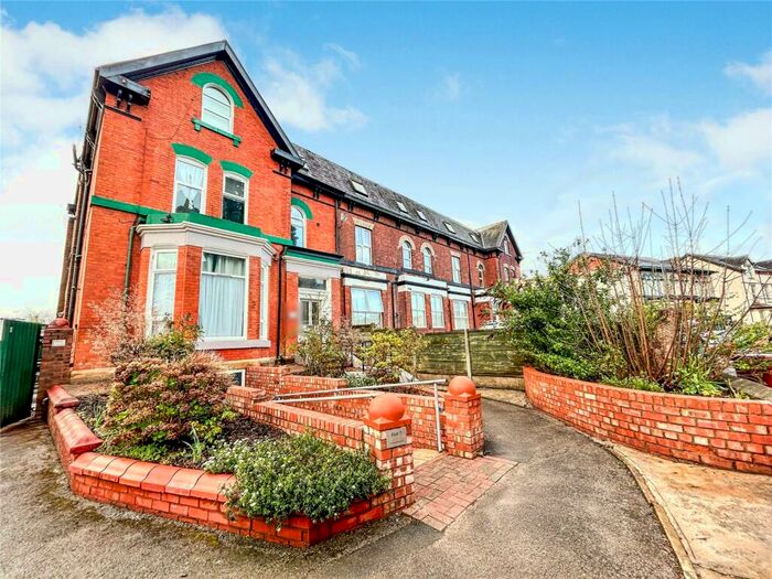 2 Bedroom Flat To Rent In Portland Crescent, Manchester, Greater Manchester, M13