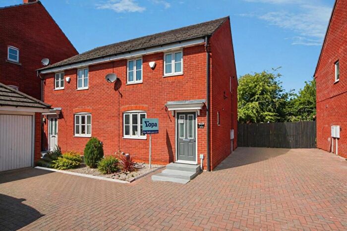 3 Bedroom Semi Detached House For Sale In Redhill Road, Rugby, CV23