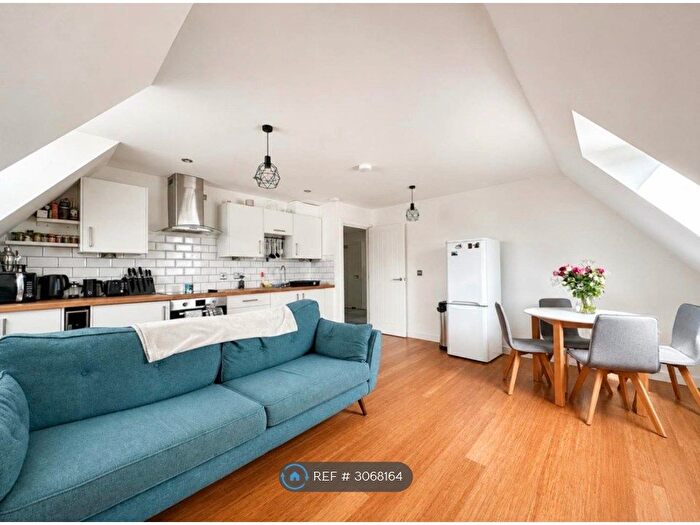2 Bedroom Flat To Rent In Ruskin Road, Northampton, NN2