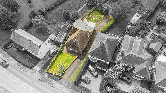 4 Bedroom Detached House For Sale In Top Road, Calow, Chesterfield, S44