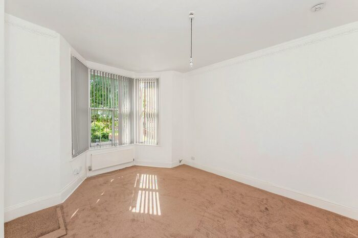 1 Bedroom Flat To Rent In Thurlow Park Road, London, SE21