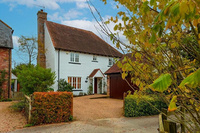 4 Bedroom Detached House For Sale In Couchman Green Lane, Staplehurst, Kent, TN12