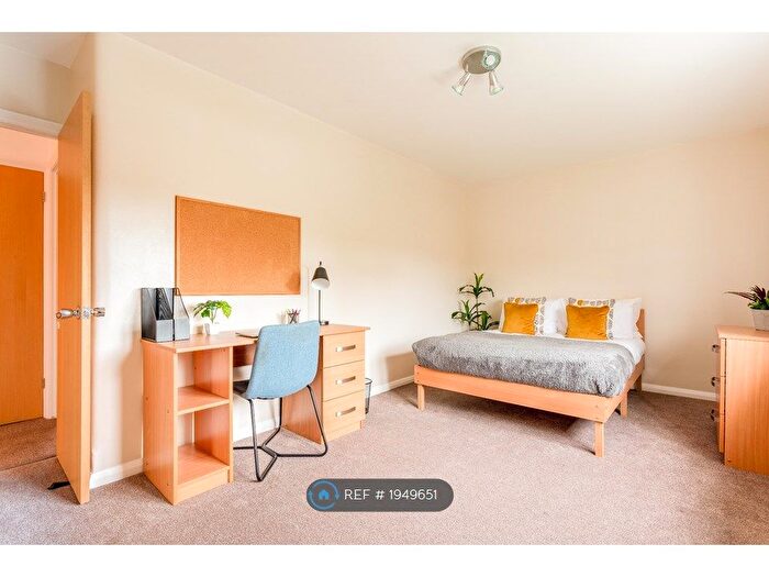 6 Bedroom Terraced House To Rent In The Crescent, Brighton, BN2