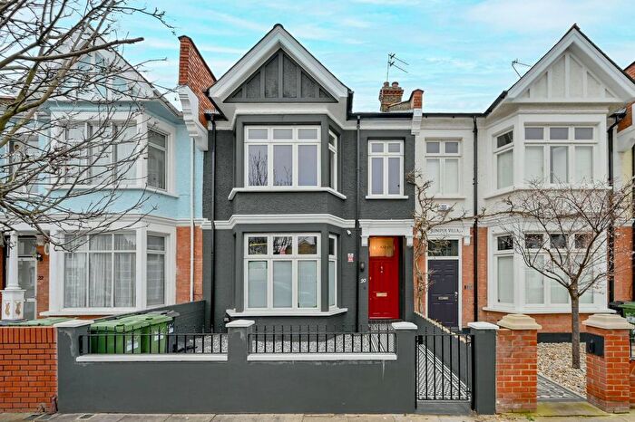 5 Bedroom Terraced House For Sale In Wormholt Road, Shepherd's Bush, London, W12