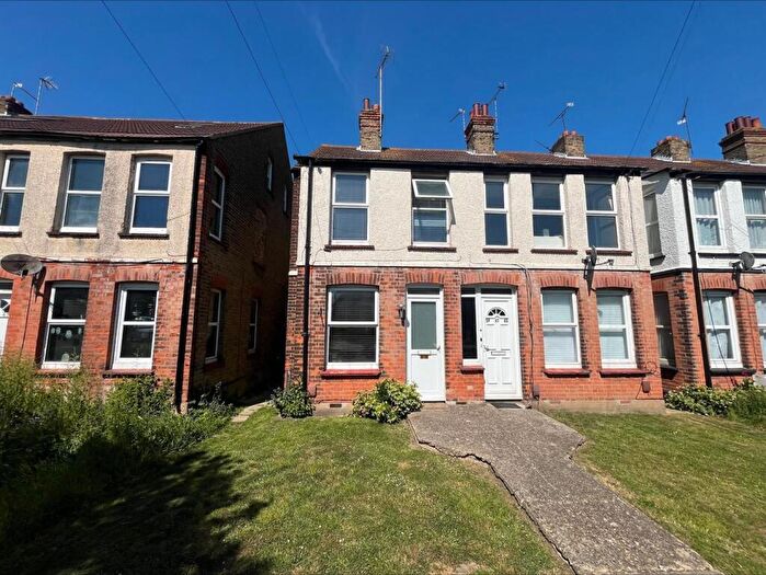 1 Bedroom Flat To Rent In Carlingford Drive, Westcliff-On-Sea, SS0