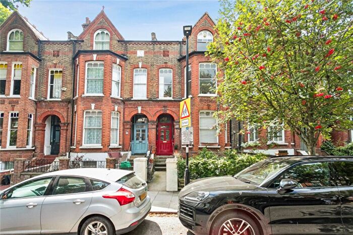 2 Bedroom Apartment For Sale In Northolme Road, London, N5