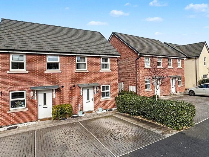 2 Bedroom Semi Detached House For Sale In Par Drive, Tiverton, EX16