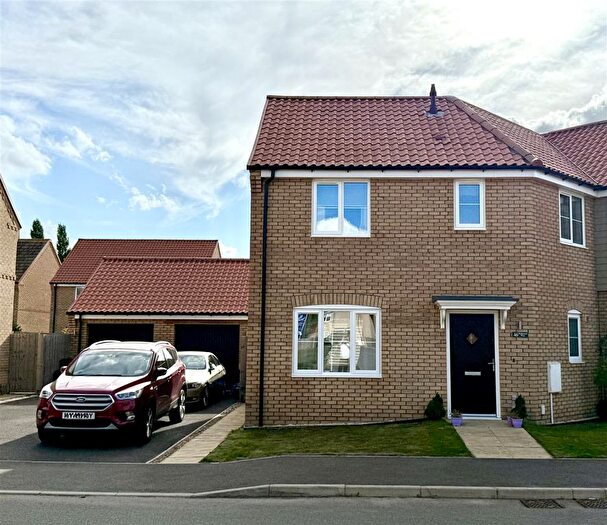 3 Bedroom Semi-Detached House For Sale In Balmoral Way, Holbeach, Spalding, PE12