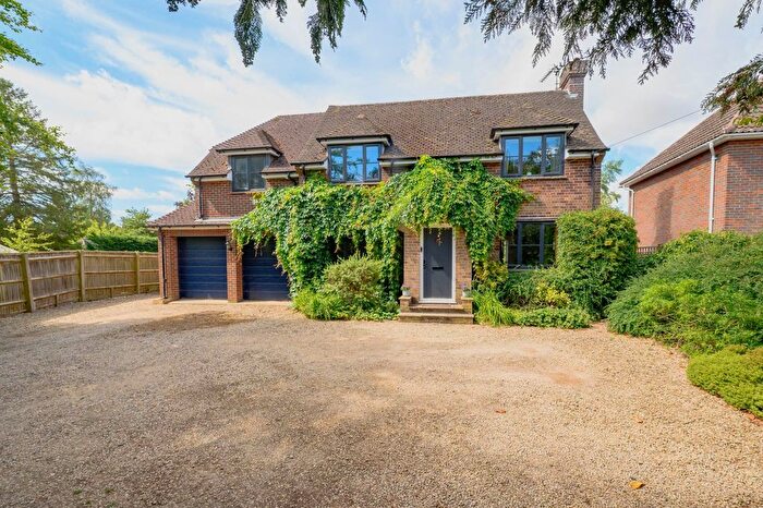 5 Bedroom Detached House For Sale In Lower Road, Stoke Mandeville, HP22