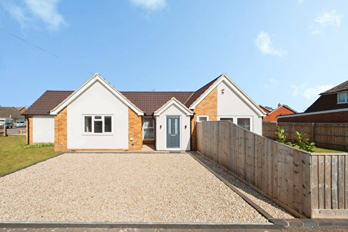 3 Bedroom Bungalow For Sale In St. Annes Road, Banbury, Oxfordshire, OX16
