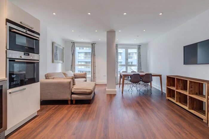 2 Bedroom Flat To Rent In Queensland Road, Holloway, N7