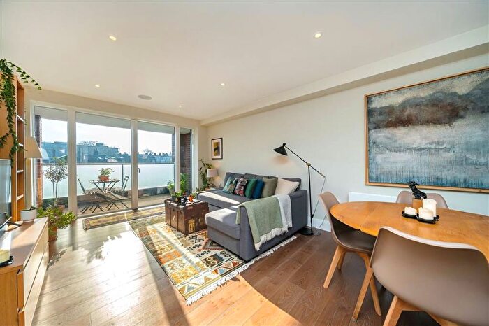 2 Bedroom Flat For Sale In New Park Road, Brixton, SW2