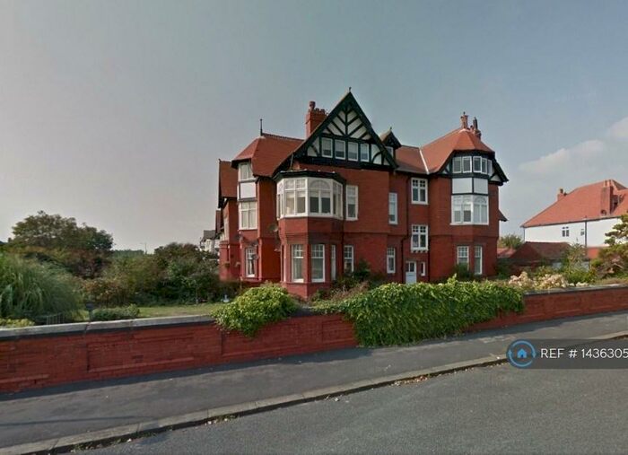 3 Bedroom Flat To Rent In Clifton Drive South, St Annes, FY8