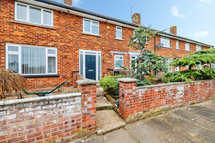 3 Bedroom Terraced House For Sale In Gayton Close, Lincoln, LN2