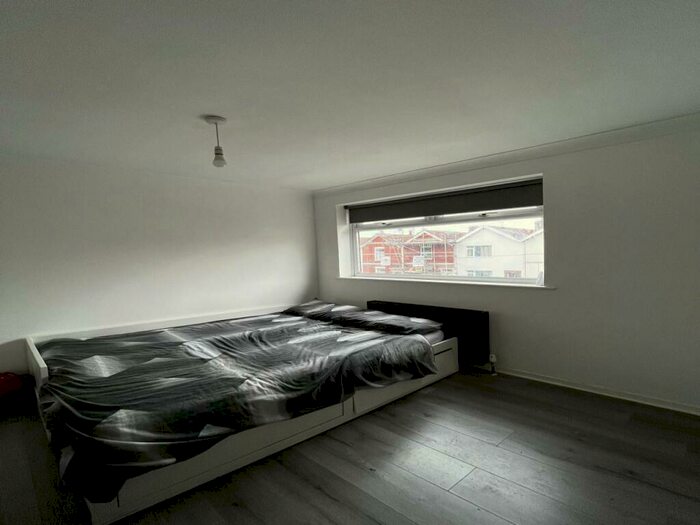 1 Bedroom House To Rent In Victoria Park, Kingswood, Bristol, BS15