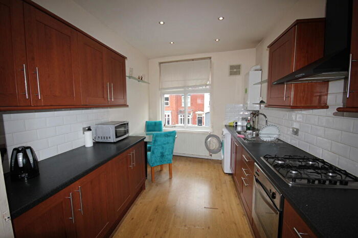 3 Bedroom Flat To Rent In Main Street, Burton Upon Trent, Stapenhill, DE15