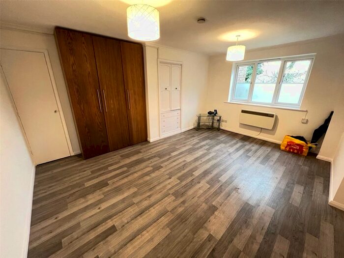 1 Bedroom Studio To Rent In Galdana Avenue, Barnet, EN5
