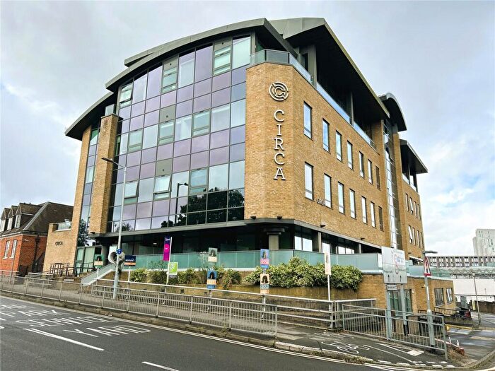 1 Bedroom Flat For Sale In The Ring, Bracknell, Berkshire, RG12