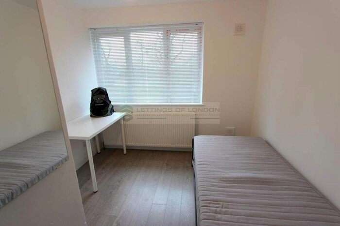 1 Bedroom Flat To Rent In Goldings Crescent, Hatfield, AL10