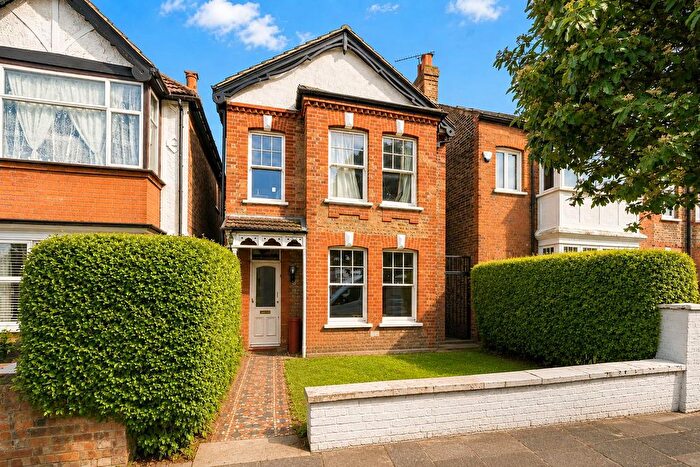2 Bedroom Flat To Rent In Regina Road, West Ealing, W13