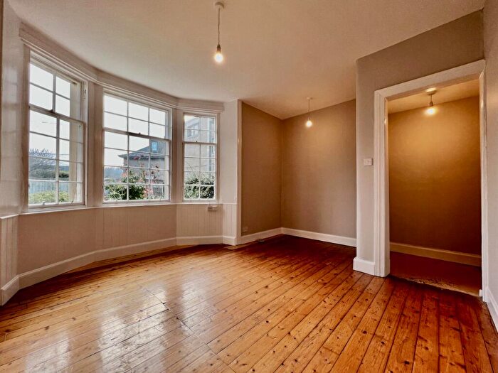 1 Bedroom Flat To Rent In Corbiehill Road, Davidsons Mains, Edinburgh, EH4