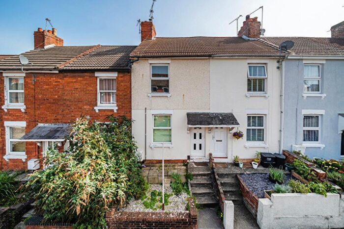 2 Bedroom Terraced House For Sale In Swindon Road, Old Town, SN1