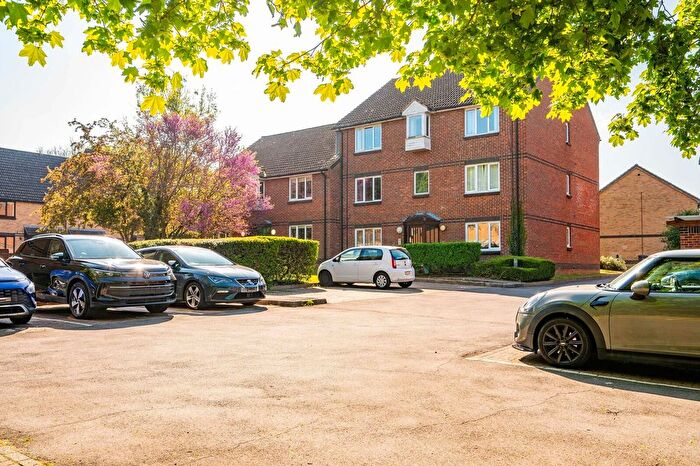 1 Bedroom Flat For Sale In Weybrook Drive, Guildford, GU4