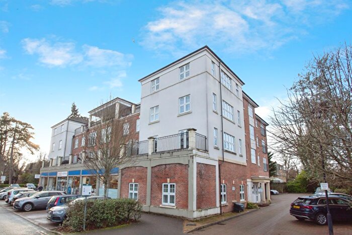 2 Bedroom Flat For Sale In Colnhurst Road, Watford, WD17