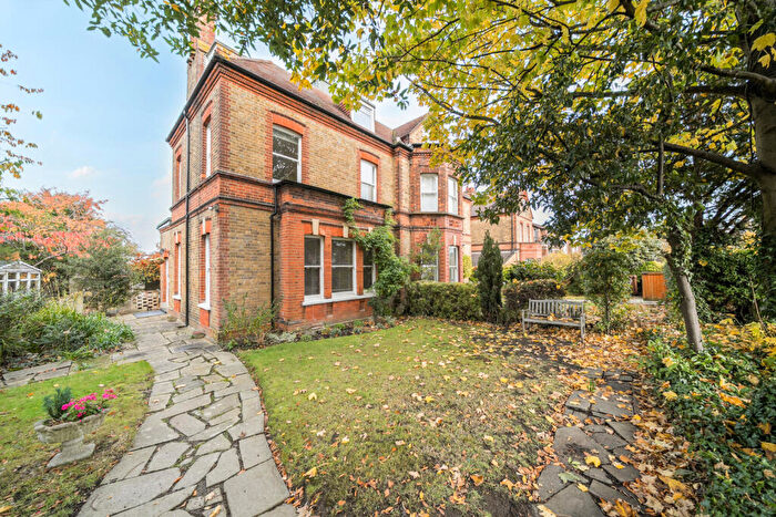 3 Bedroom Detached House For Sale In The Park, Sidcup, DA14