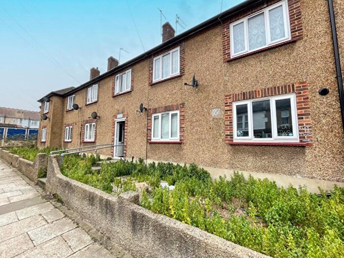 3 Bedroom Apartment To Rent In Alfred House, Alfred Road, Gravesend, Kent, DA11