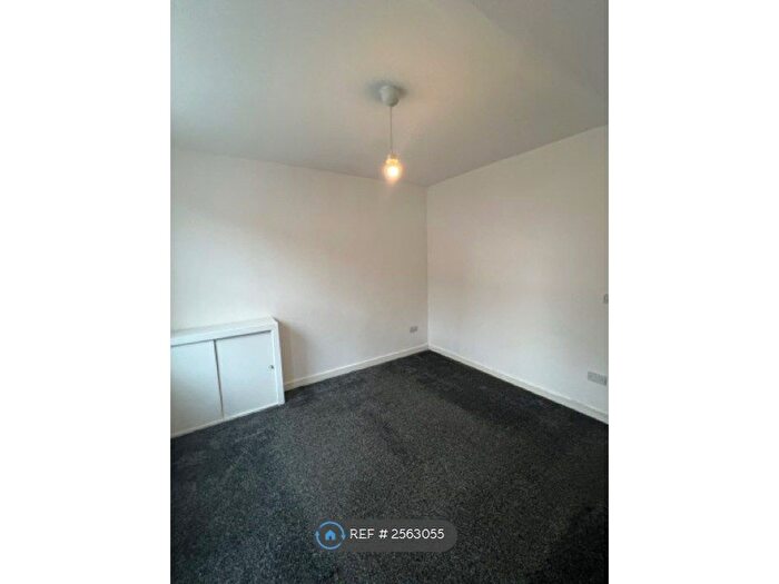 4 Bedroom Terraced House To Rent In Albert Street, Burton-On-Trent, DE14