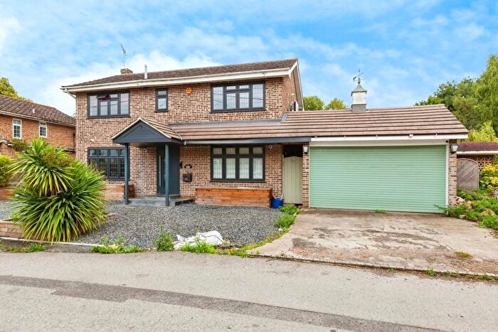 5 Bedroom Property To Rent In Bells Lane, Horton, Slough, SL3
