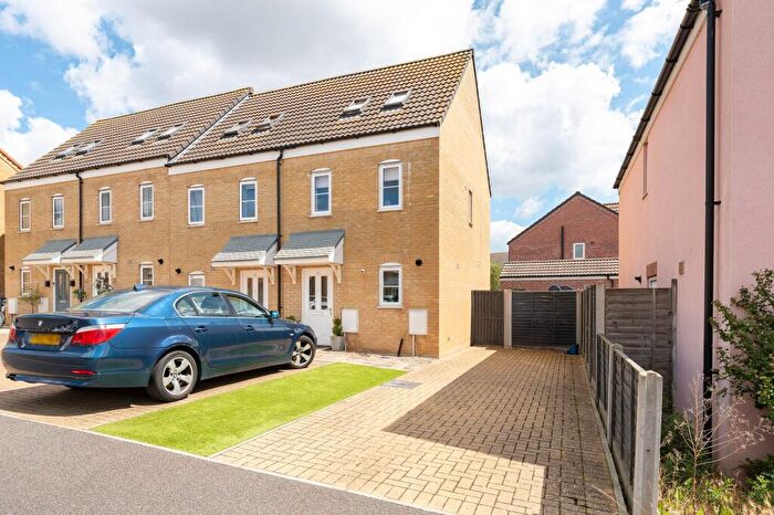 3 Bedroom End Of Terrace House For Sale In Lupton Close, Oulton, NR32