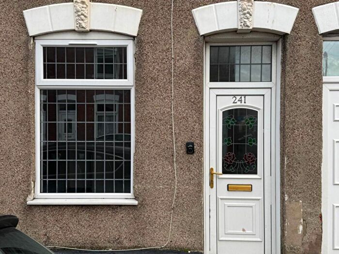 3 Bedroom Terraced House To Rent In Weelsby Street, Grimsby, DN32