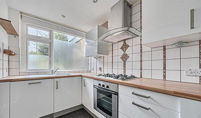4 Bedroom Property To Rent In Ashbourne Close, Woodside Park, N12