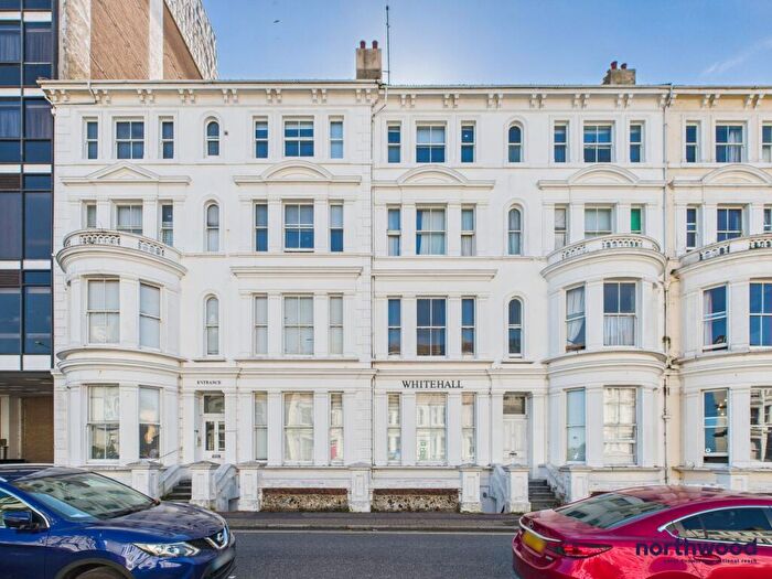 1 Bedroom Flat To Rent In Howard Square, Eastbourne, BN21