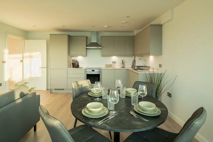 2 Bedroom Apartment To Rent In Marlowes, Hemel Hempstead, HP1