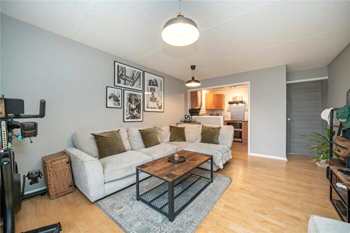 2 Bedroom Apartment To Rent In Reachview Close, London, NW1