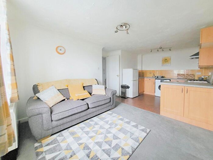 1 Bedroom Apartment To Rent In Beaufort Square, Pengram Green, CF24