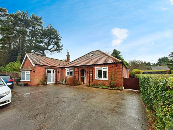 4 Bedroom Detached Bungalow For Sale In Holt Road, Aylmerton, Norwich, NR11