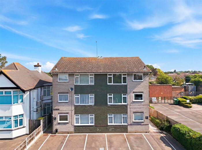 1 Bedroom Apartment For Sale In Station Road, Thorpe Bay, Essex, SS1