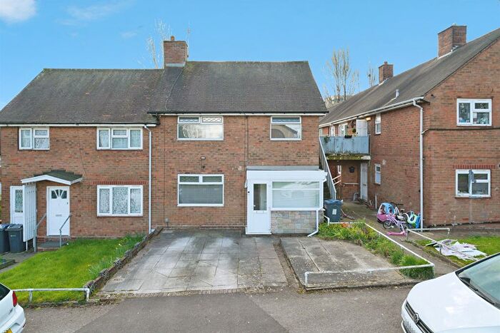 3 Bedroom Semi Detached House For Sale In Amwell Grove, Birmingham, B14